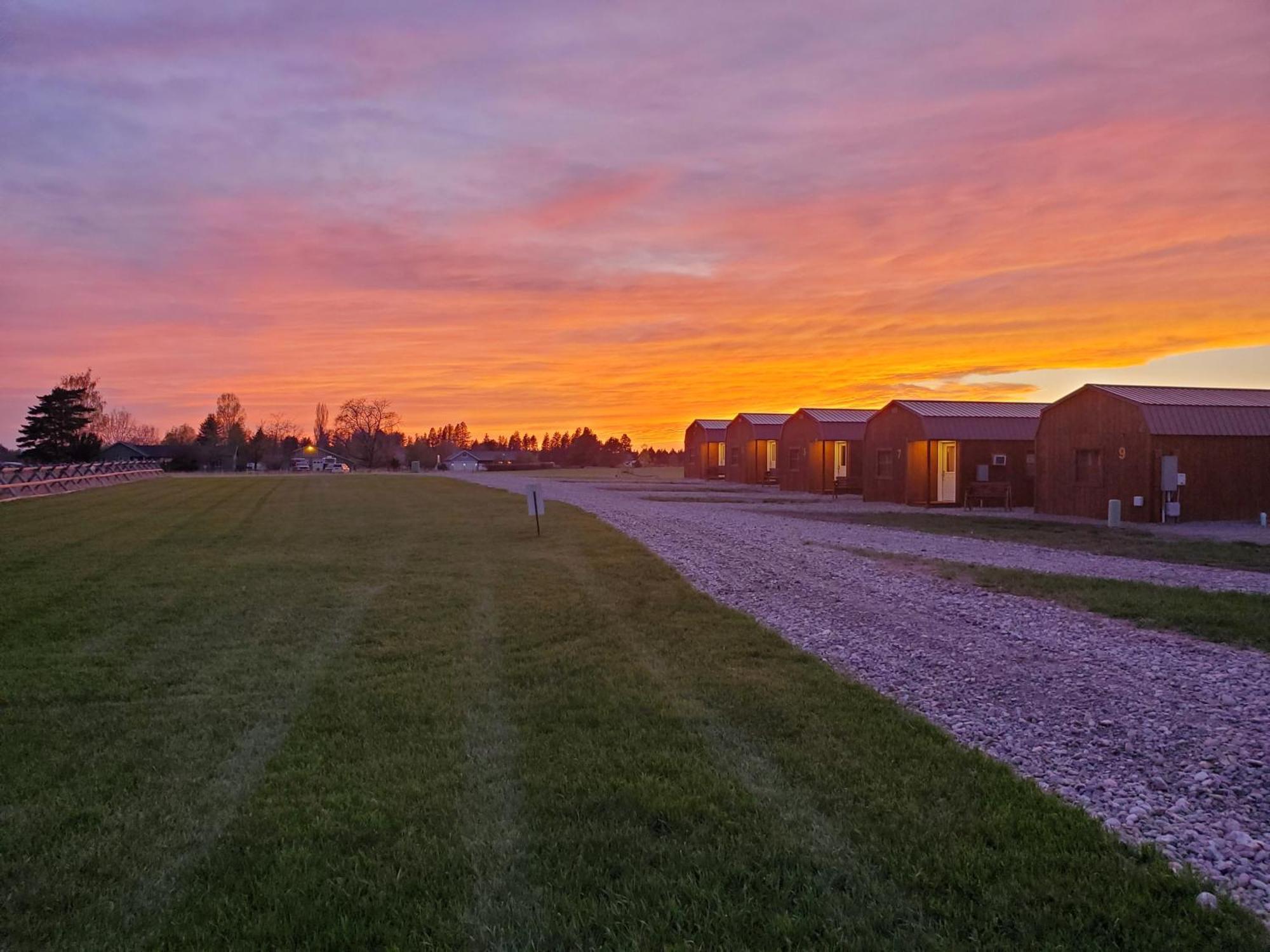 Glacier Acres Guest Ranch Μοτέλ Columbia Falls Εξωτερικό φωτογραφία